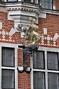 zum Vergrößern anklicken